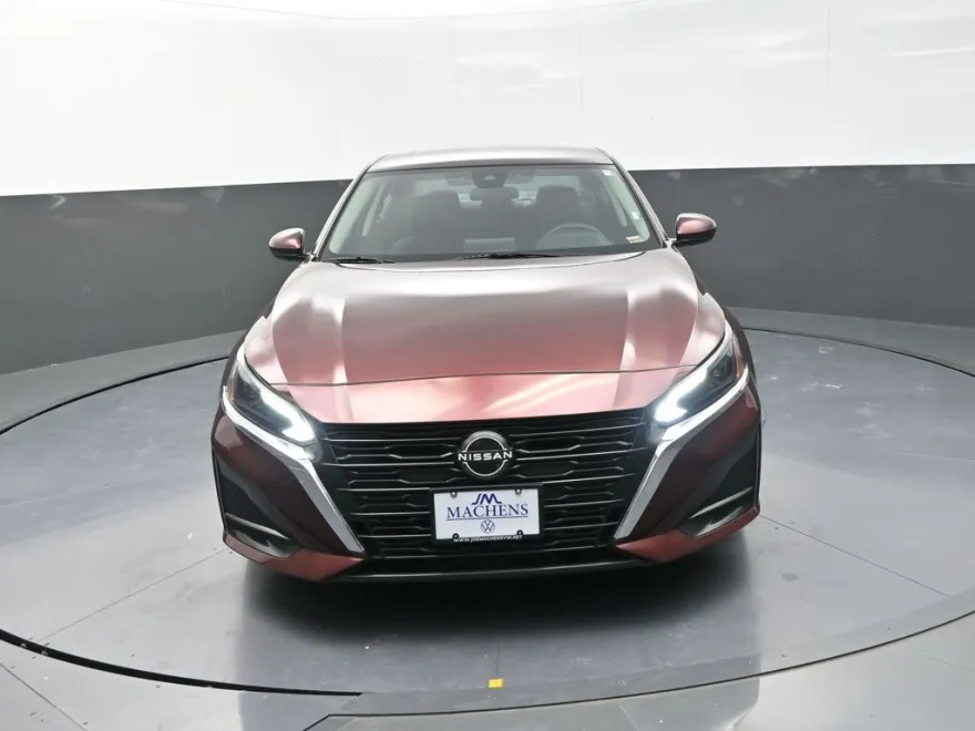2023 Nissan Altima 2.5 SV photo 1