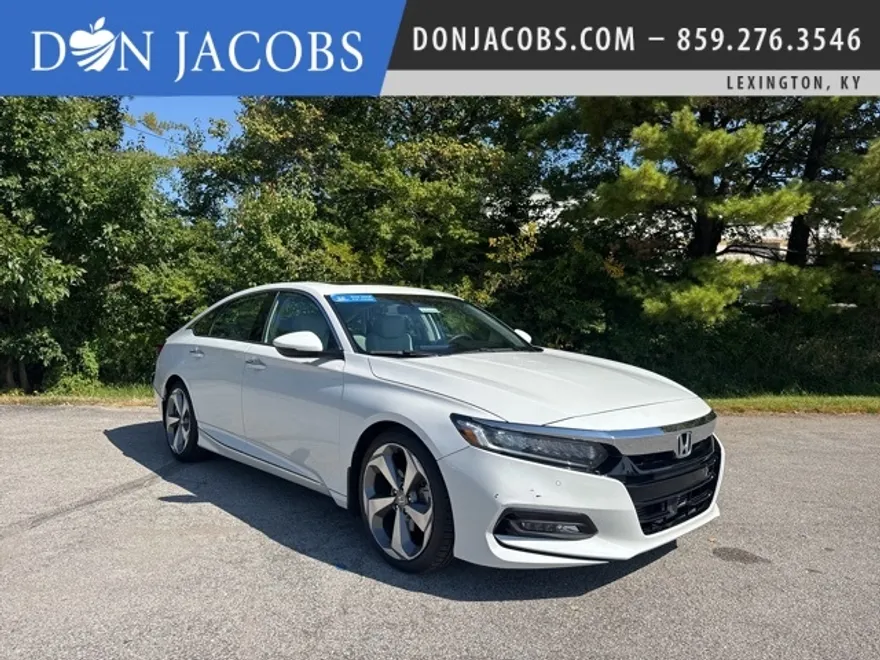 2018 Honda Accord Touring photo 1