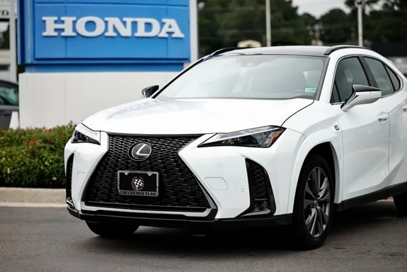 2024 Lexus UX 250h F SPORT Handling photo 1