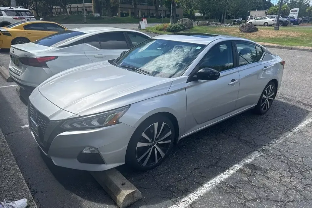 2020 Nissan Altima 2.5 SR photo 1