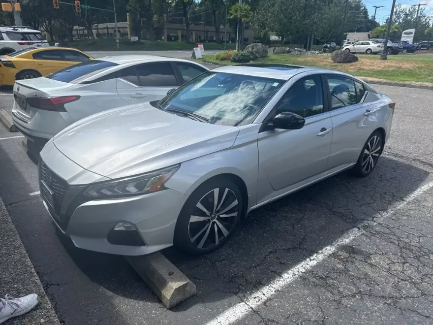 2020 Nissan Altima 2.5 SR photo 1