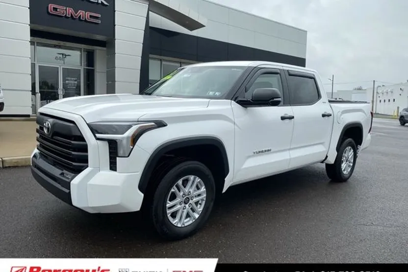 2023 Toyota Tundra SR5 photo 1
