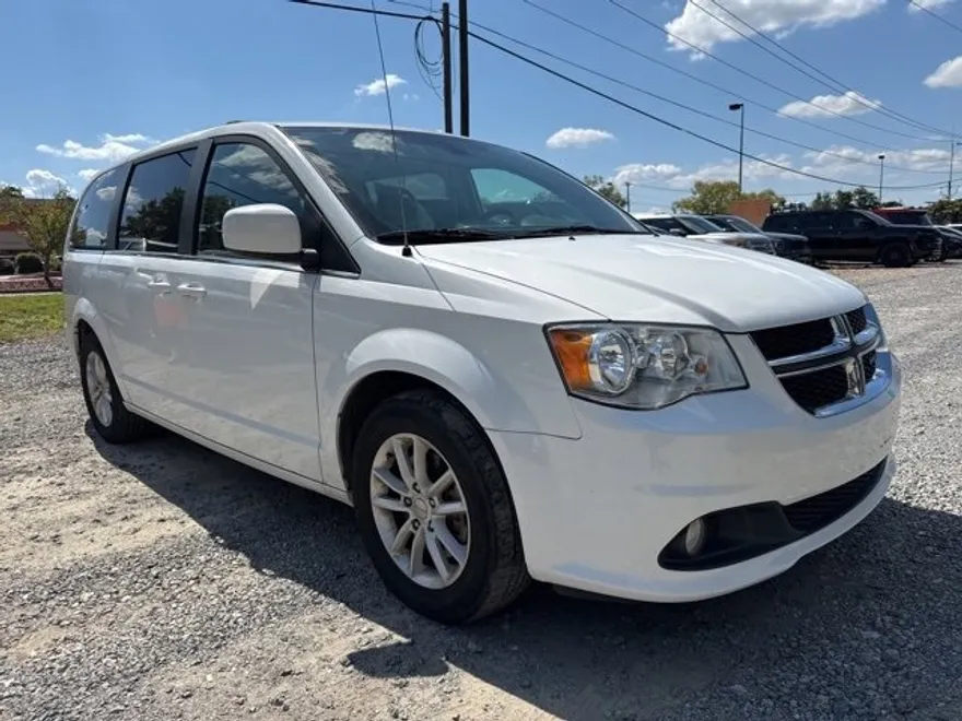 2020 Dodge Grand Caravan SXT photo 1
