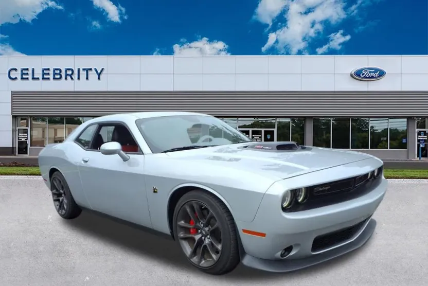 2022 Dodge Challenger R/T Scat Pack photo 1