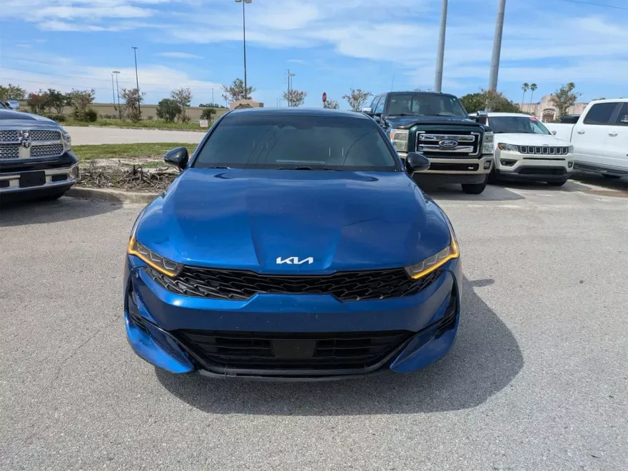 2022 Kia K5 GT-Line photo 1