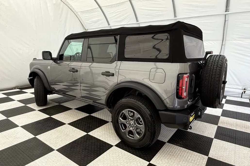 2022 Ford Bronco Big Bend photo 1