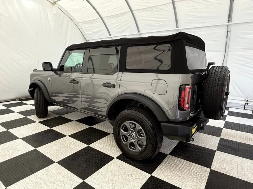 2022 Ford Bronco Big Bend photo 1