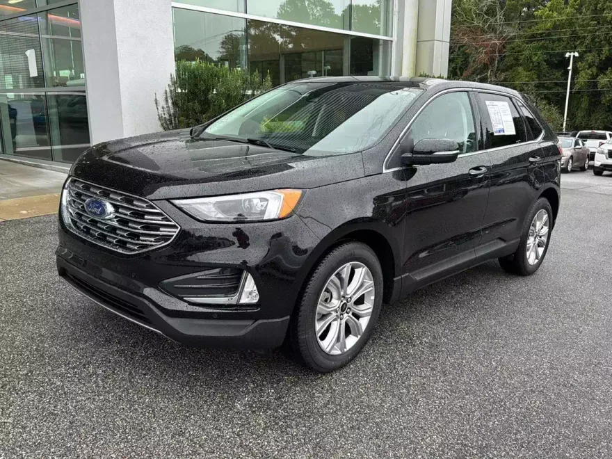 2024 Ford Edge Titanium photo 1