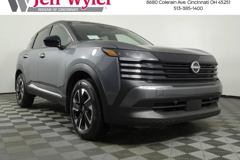 2025 Nissan Kicks SV photo 1