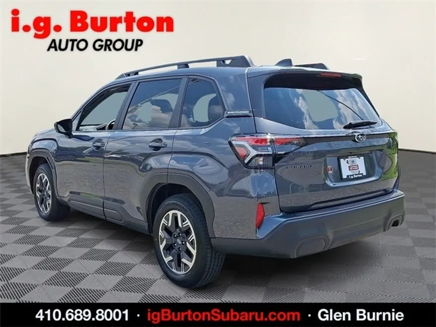 2025 Subaru Forester Premium photo 1