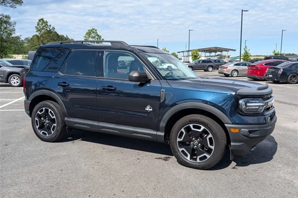 2021 Ford Bronco Sport Outer Banks photo 1