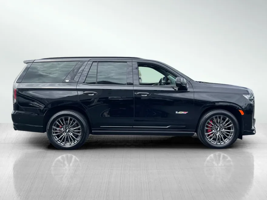 2023 Cadillac Escalade V-Series photo 4