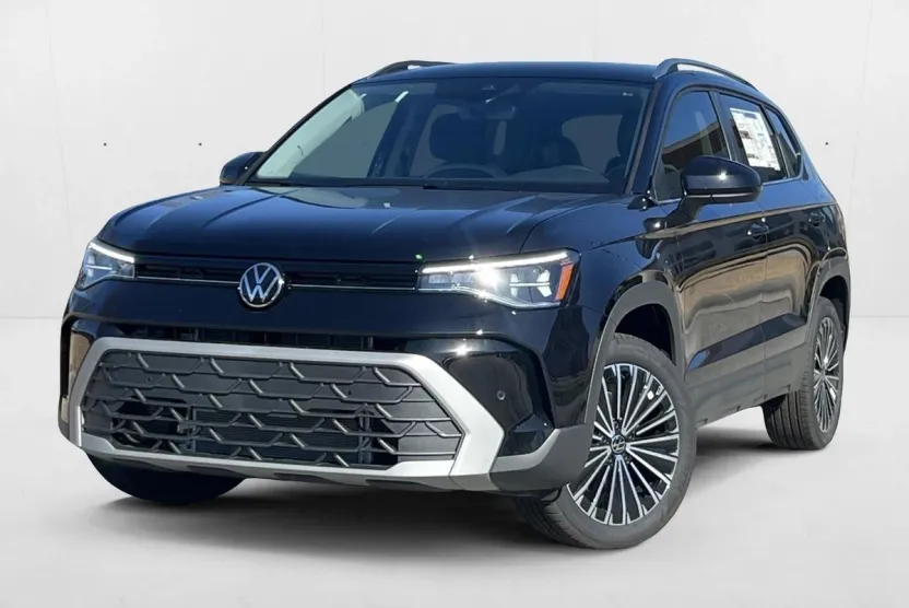 2025 Volkswagen Taos SE photo 1