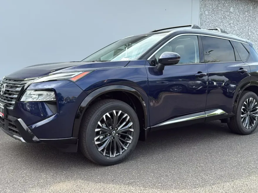 2026 Nissan Rogue SV photo 1