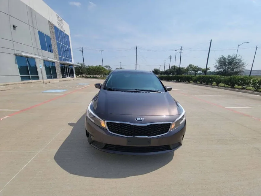 2017 Kia Forte LX S photo 1