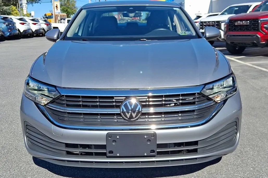 2024 Volkswagen Jetta S photo 1
