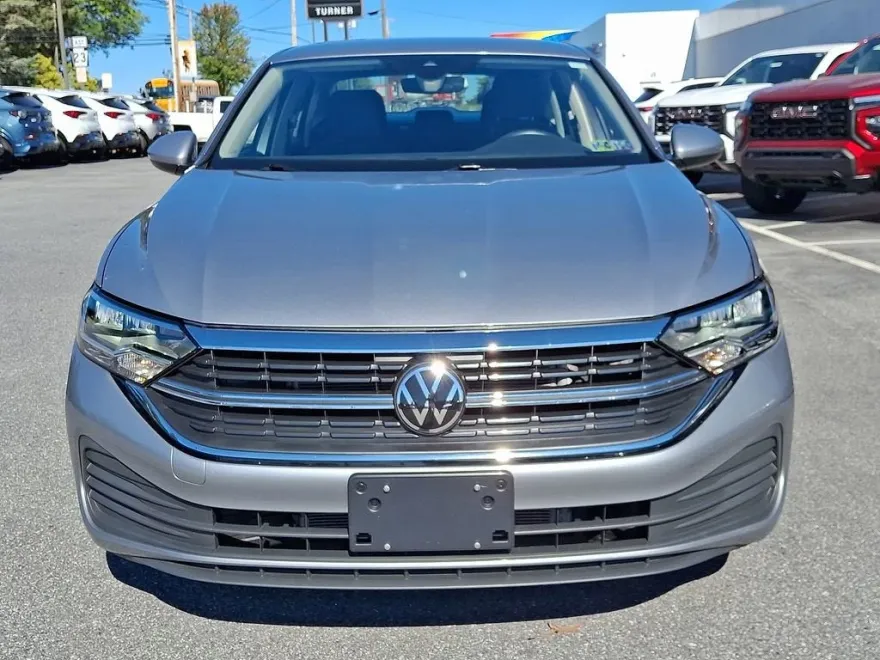 2024 Volkswagen Jetta S photo 1