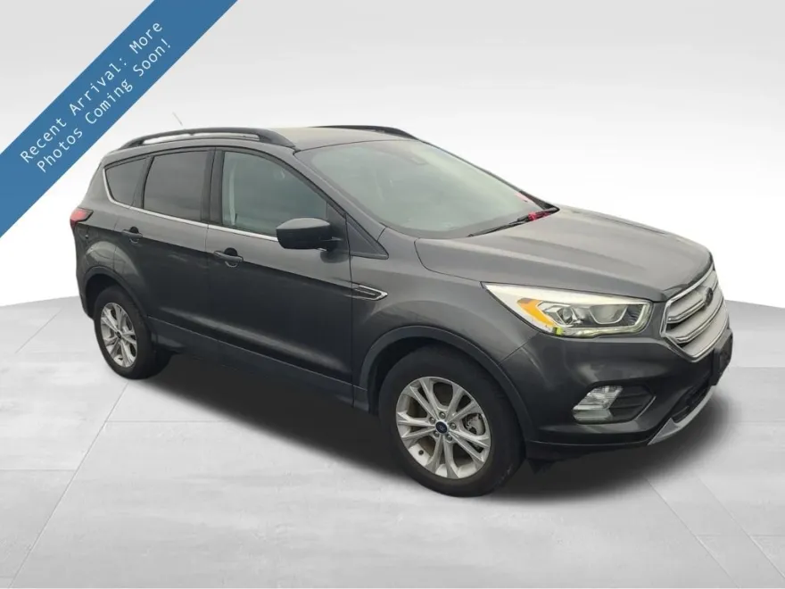 2019 Ford Escape SEL photo 1