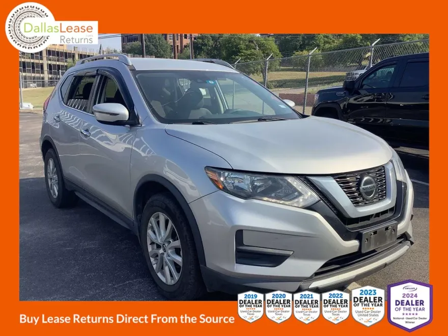 2019 Nissan Rogue SV photo 1