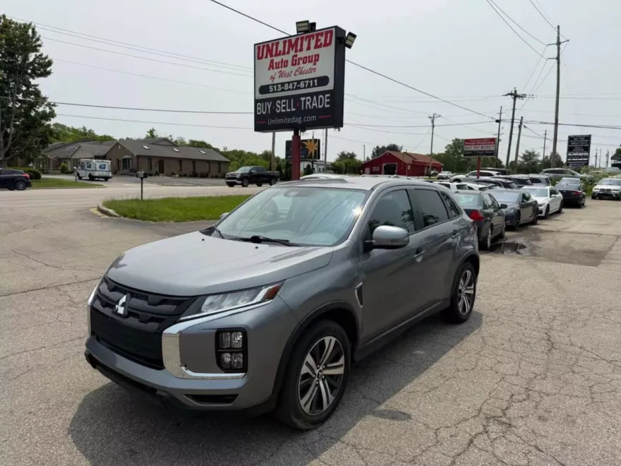 2021 Mitsubishi Outlander Sport SE photo 1