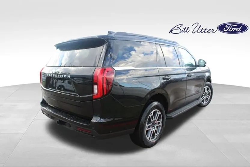 2025 Ford Expedition photo 1
