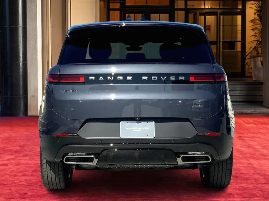 2025 Land Rover Range Rover Sport P360 SE photo 1