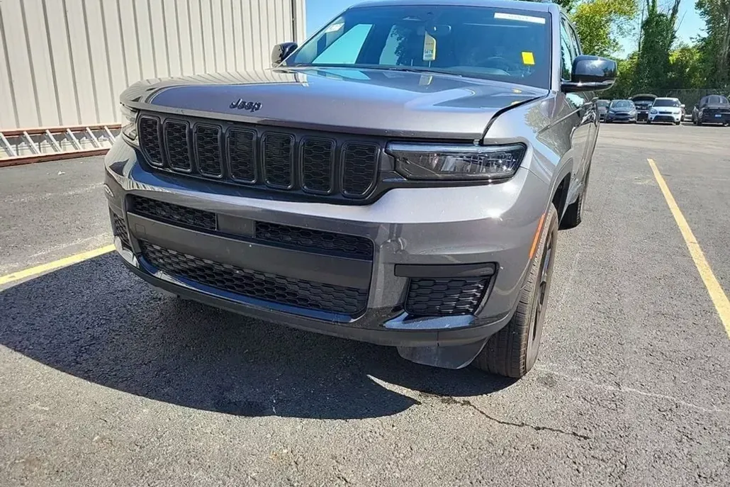 2024 Jeep Grand Cherokee Altitude photo 1