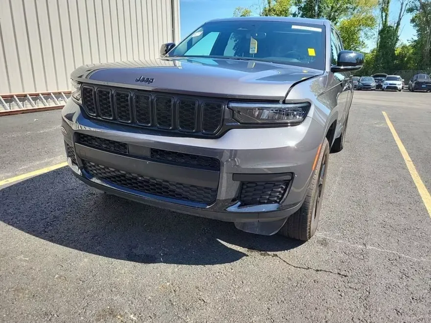 2024 Jeep Grand Cherokee Altitude photo 1