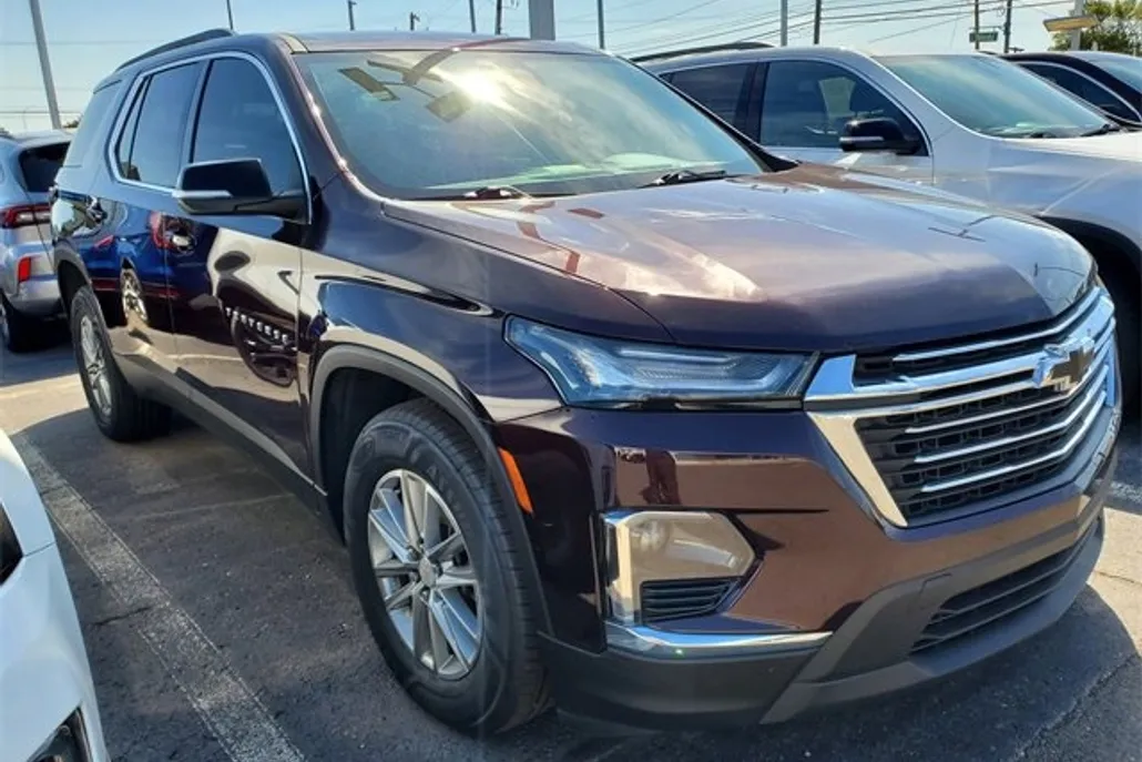 2023 Chevrolet Traverse Leather photo 1