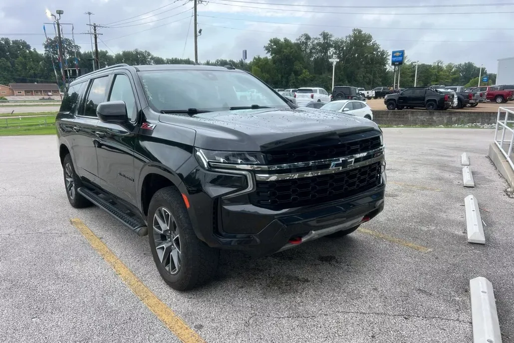 2021 Chevrolet Suburban Z71 photo 1