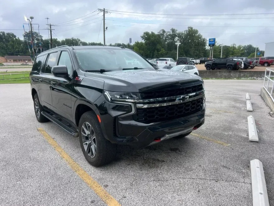 2021 Chevrolet Suburban Z71 photo 1