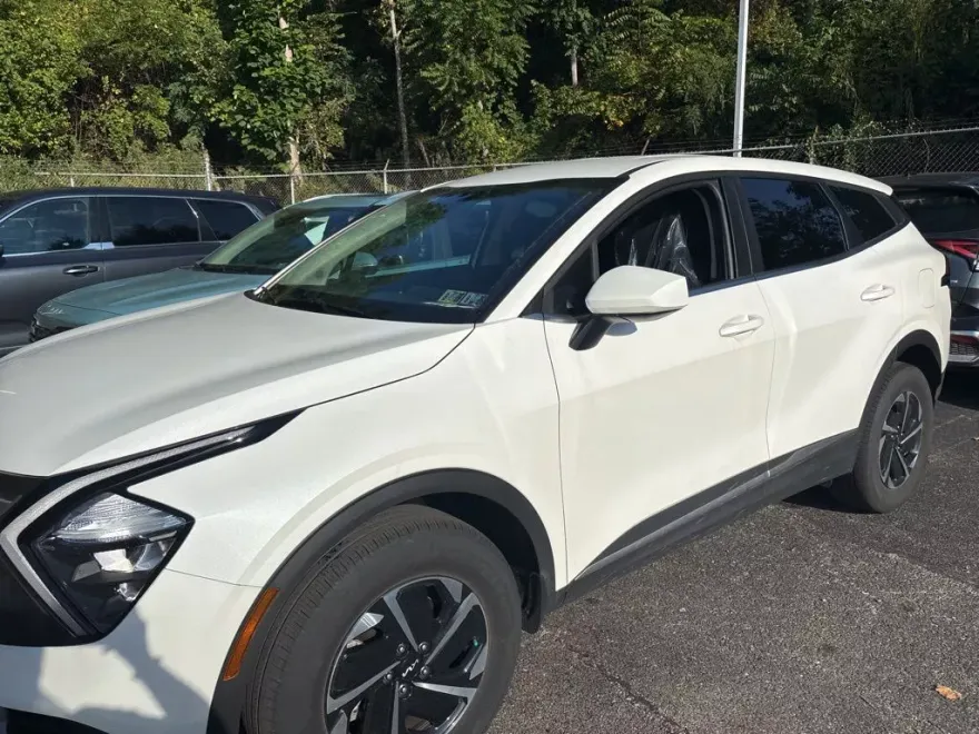 2023 Kia Sportage Hybrid LX photo 1