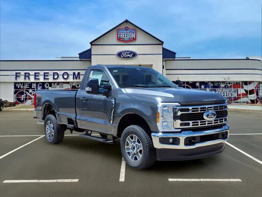 2025 Ford F-350 photo 1