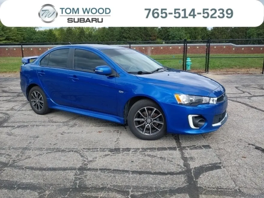 2017 Mitsubishi Lancer ES photo 1