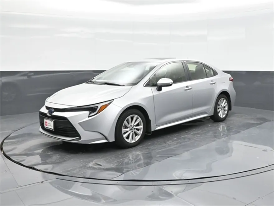 2024 Toyota Corolla Hybrid XLE photo 1