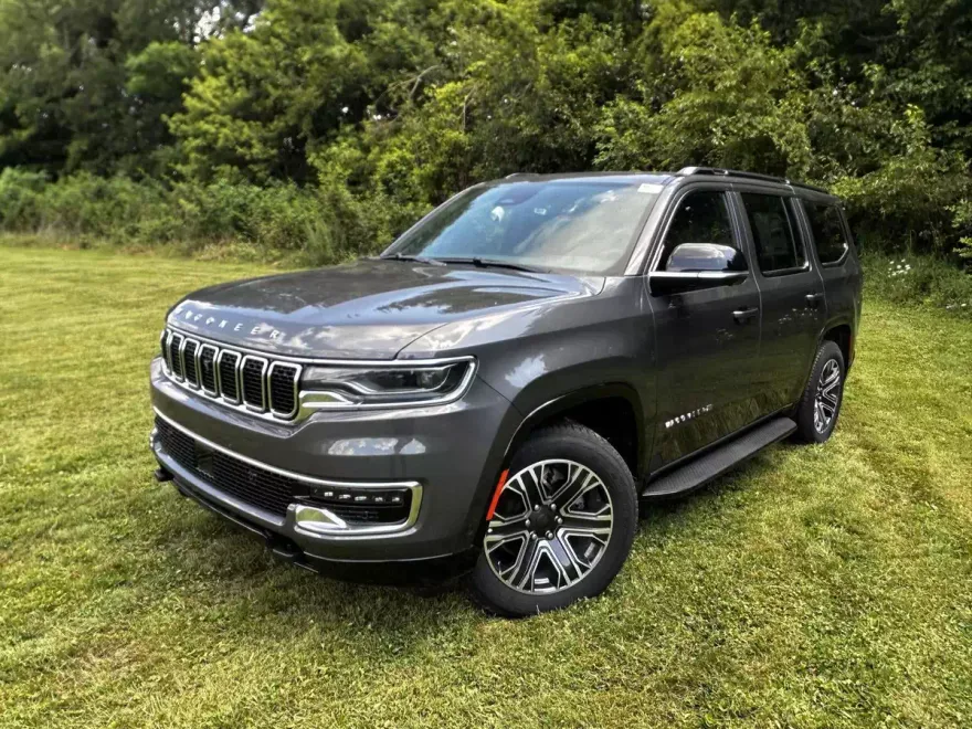 2024 Jeep Wagoneer photo 1