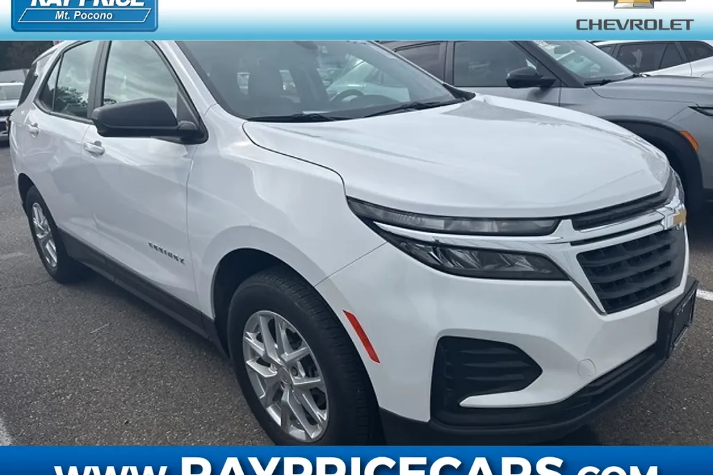 2024 Chevrolet Equinox LS photo 1