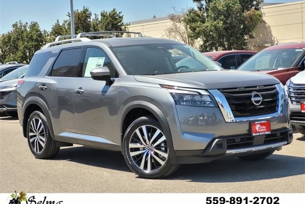 2025 Nissan Pathfinder Platinum photo 1