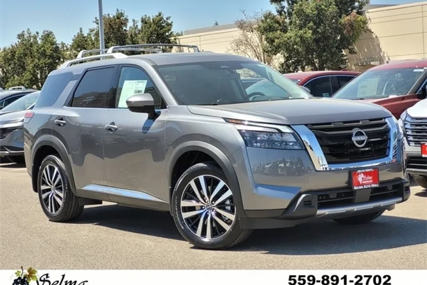 2025 Nissan Pathfinder Platinum photo 1