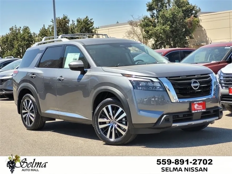 2025 Nissan Pathfinder Platinum photo 1