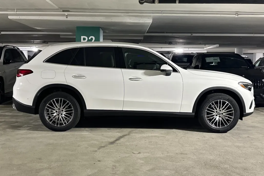 2026 Mercedes Benz GLC 300 photo 1