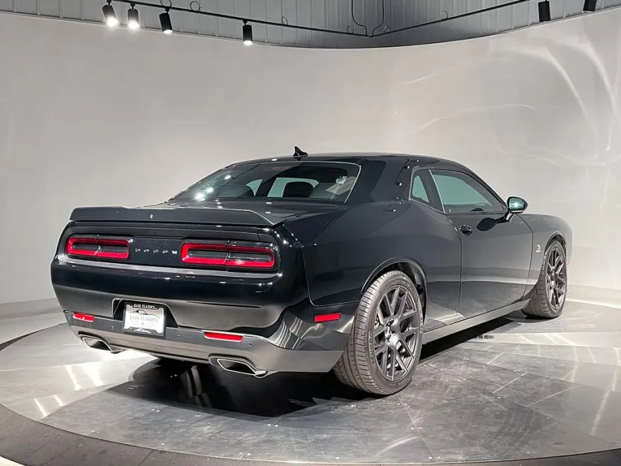 2016 Dodge Challenger R/T Scat Pack photo 1