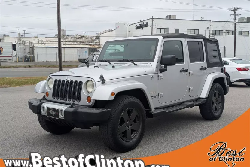 2011 Jeep Wrangler Unlimited Sahara photo 1