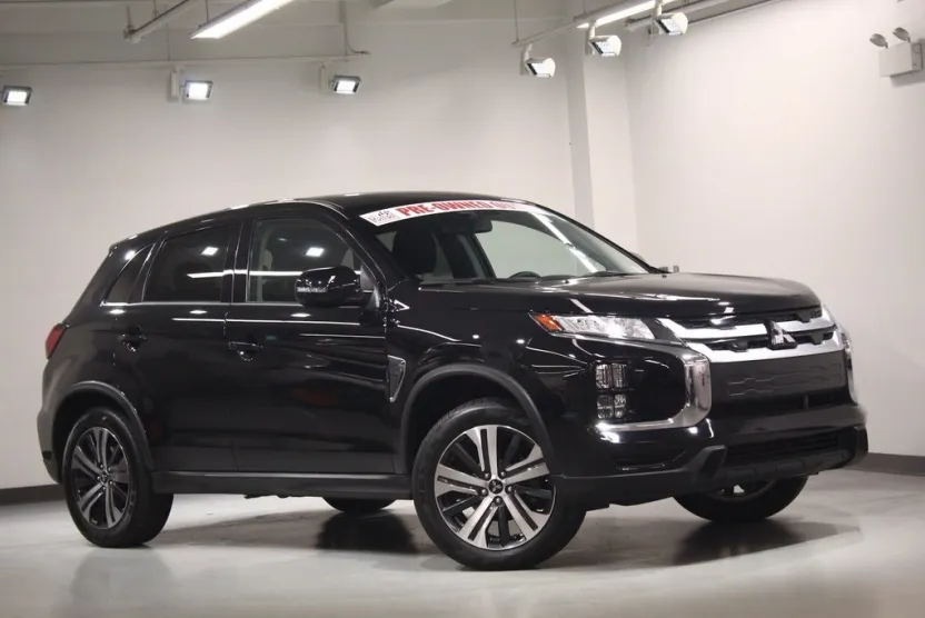 2020 Mitsubishi Outlander Sport SE photo 1
