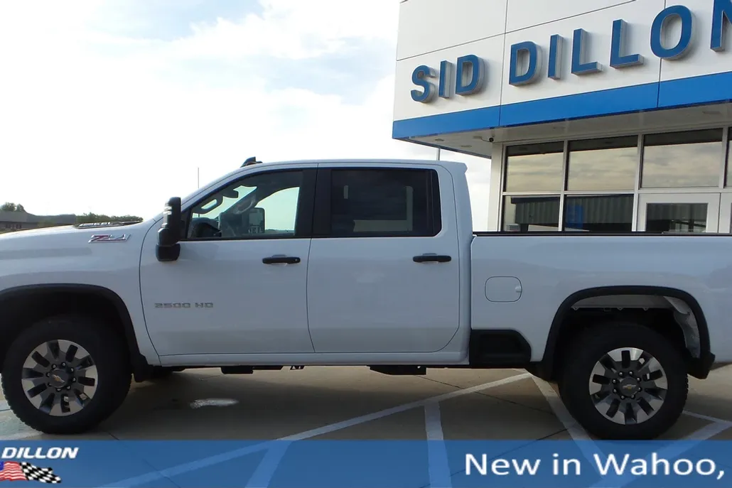 2026 Chevrolet Silverado 2500HD Custom photo 1