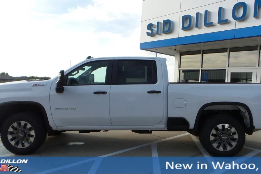 2026 Chevrolet Silverado 2500HD Custom photo 1