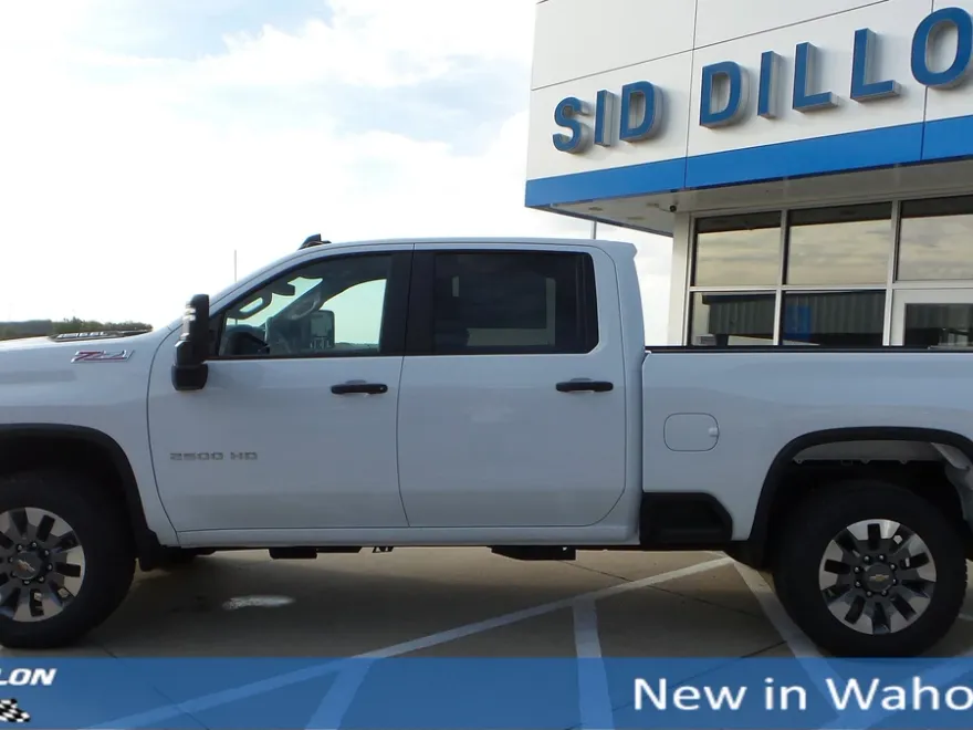 2026 Chevrolet Silverado 2500HD Custom photo 1