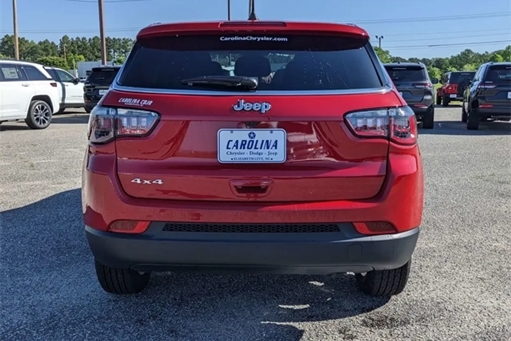2023 Jeep Compass Sport photo 1