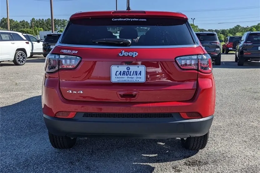 2023 Jeep Compass Sport photo 1