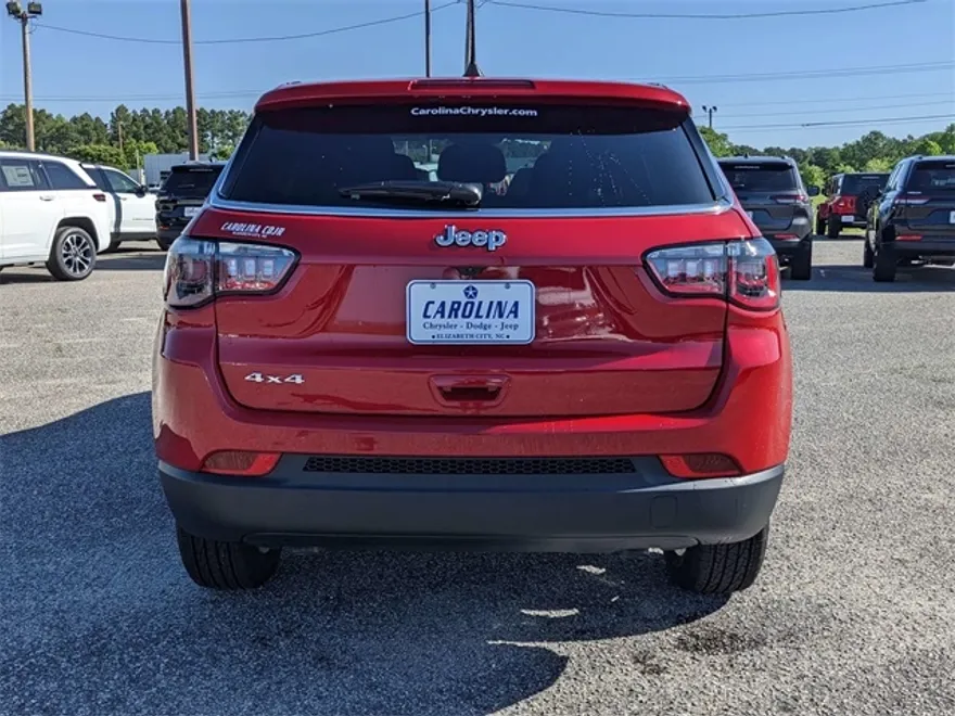 2023 Jeep Compass Sport photo 1